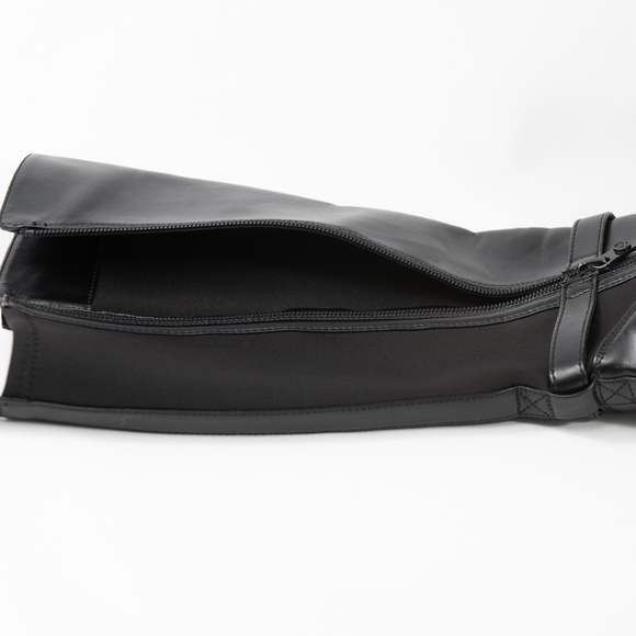 Kids Size 5 Michael Kors Boots - Picture 3 of 3